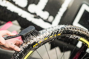 MUC-OFF TYRE AND CASSETTE BRUSH